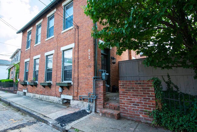 property at 510-512-512 S Lazelle St