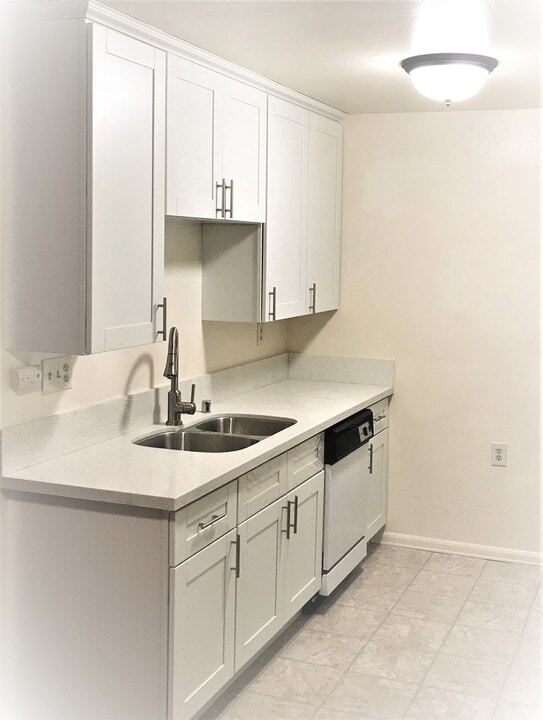 372 W Doran St in Glendale, CA - Building Photo