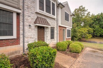 202 S College St in Georgetown, TX - Building Photo - Building Photo