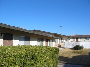 19170 Highway 18 in Apple Valley, CA - Building Photo - Building Photo