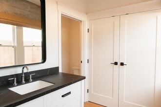 79-97 S Oak St in Ventura, CA - Building Photo - Building Photo