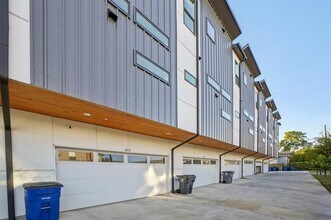 145 N Henderson Ave in Dallas, TX - Building Photo - Building Photo