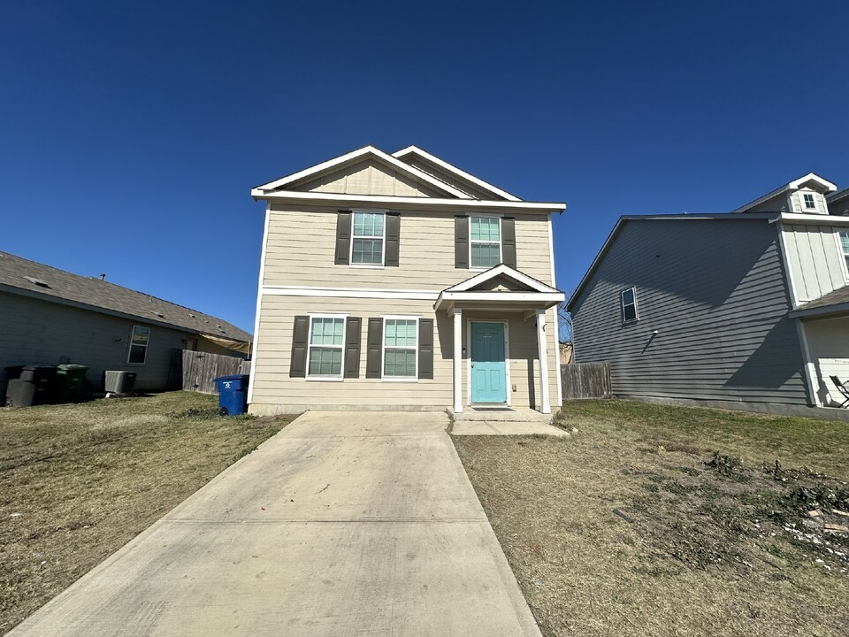 5919 Tina Pk in San Antonio, TX - Building Photo