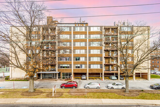 Lorcom House in Arlington, VA - Foto de edificio - Building Photo