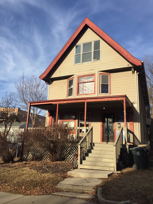 554 W Doty St, Unit #1 in Madison, WI - Building Photo - Building Photo