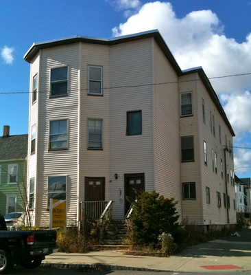 410 Dubuque St in Manchester, NH - Building Photo