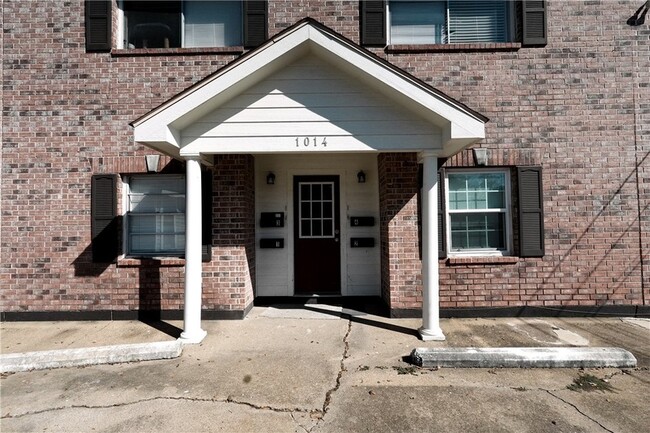 1014 E 23rd St in Bryan, TX - Building Photo - Building Photo