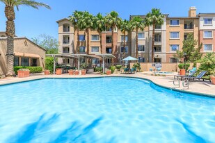 Loreto & Palacio Apartments in Las Vegas, NV - Building Photo