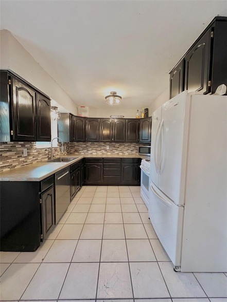 1000 Whippoorwill Ct in Arlington, TX - Foto de edificio - Building Photo