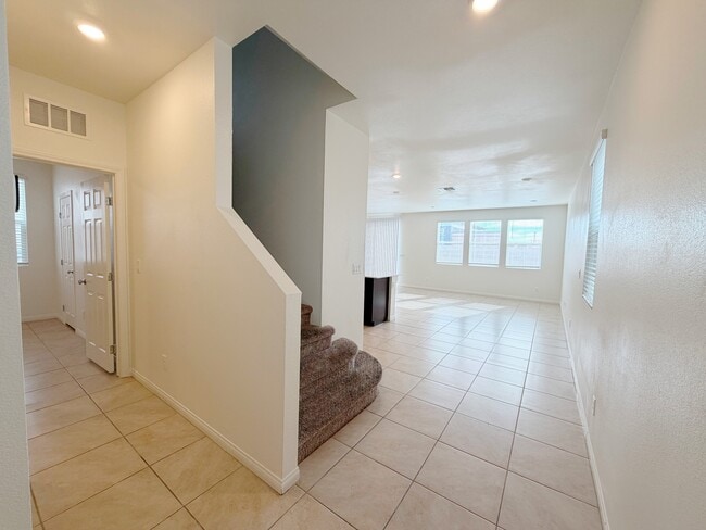 6983 Cottage Vis Ave in Las Vegas, NV - Building Photo - Building Photo