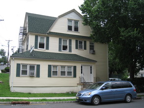 2025 Edwin Ave in Fort Lee, NJ - Building Photo - Building Photo