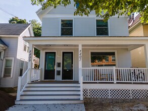 1407 Williamson St, Unit 1409 in Madison, WI - Foto de edificio - Building Photo
