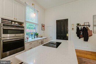 2047 Spruce St in Philadelphia, PA - Building Photo - Building Photo