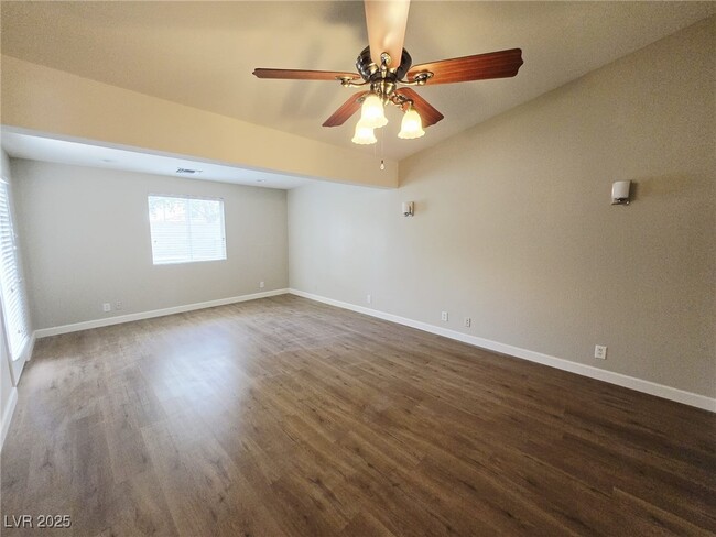 property at 925 Chaps Cir