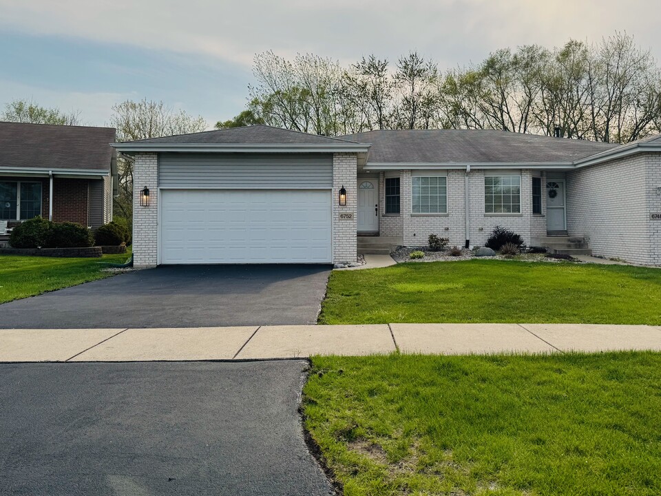 6752 Coffman Dr in Schererville, IN - Building Photo
