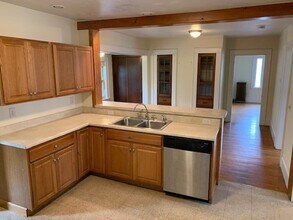 237 Bridge St in Northampton, MA - Building Photo - Building Photo