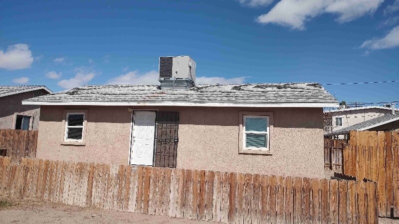 146 N Palm Dr in Blythe, CA - Building Photo