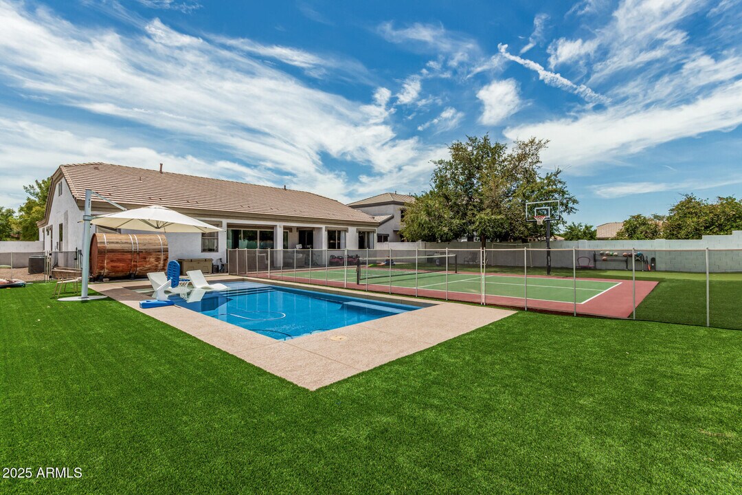 3000 E Parkview Dr in Gilbert, AZ - Building Photo