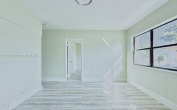 1010 Opa-locka Blvd in Opa Locka, FL - Building Photo - Building Photo