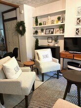 27 S Russell St, Unit 1 in Boston, MA - Building Photo - Building Photo