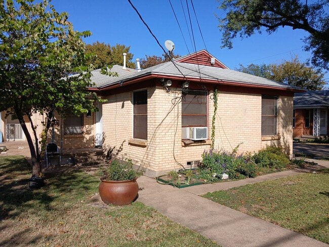 property at 3019-3021 Avon St