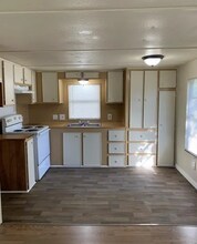 2764 TX-327 in Silsbee, TX - Foto de edificio - Building Photo