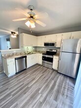 190 S Waters Edge Dr in Glendale Heights, IL - Building Photo - Building Photo