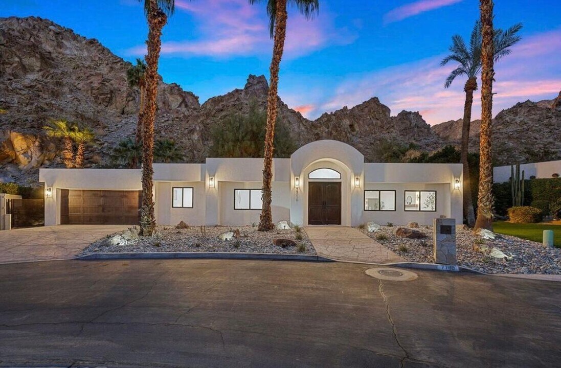 77110 Desi Dr in Indian Wells, CA - Building Photo