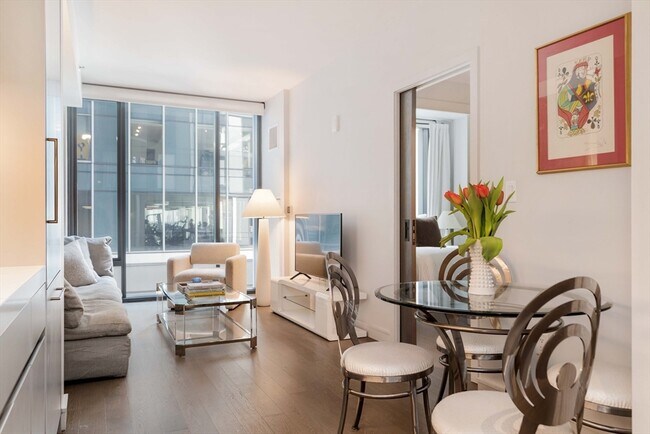 55 Lagrange St in Boston, MA - Building Photo - Building Photo