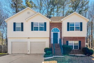 1124 Cliftwood Dr in Riverdale, GA - Building Photo