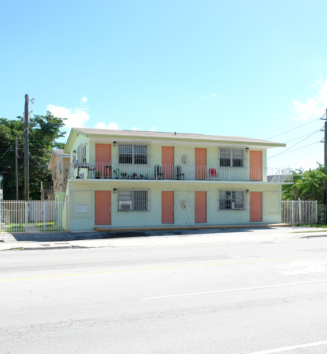 7513-7525 N Miami Ave in Miami, FL - Foto de edificio