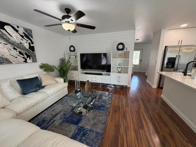 3318 Blue Fin Dr in West Palm Beach, FL - Building Photo - Building Photo