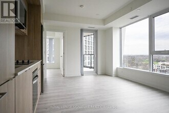 60 Central Park Roadway in Toronto, ON - Building Photo - Building Photo