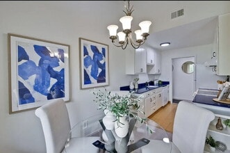 255 S Rengstorff Ave in Mountain View, CA - Building Photo - Building Photo