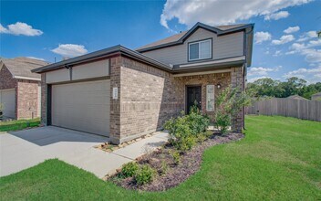 3504 Cannon Dr in Conroe, TX - Building Photo - Building Photo