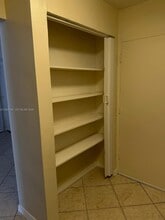 7477 SW 82nd St in Miami, FL - Building Photo - Building Photo