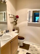 15340 Macadam Rd S, Unit B405 in Tukwila, WA - Building Photo - Building Photo