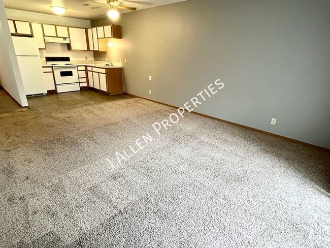 904 Riverfront Rd in Norfolk, NE - Building Photo - Building Photo
