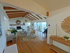 1227 Viscaino Rd in Santa Barbara, CA - Building Photo - Building Photo