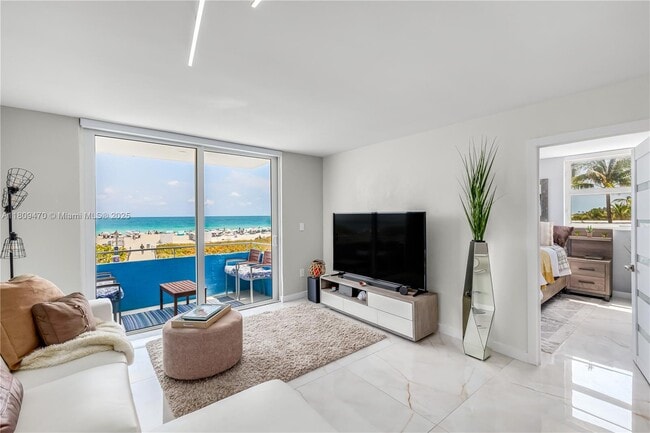 465 Ocean Dr in Miami Beach, FL - Building Photo - Building Photo