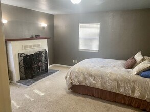 3745 Mt Pinos Way in Frazier Park, CA - Building Photo - Building Photo