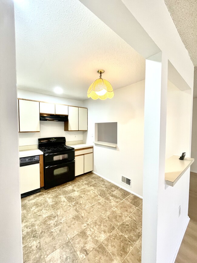 314 Penns Way, Unit 314 Penns Way in Basking Ridge, NJ - Building Photo - Building Photo