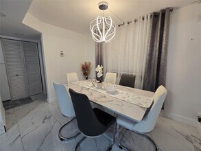 3400 Blue Lake Dr in Pompano Beach, FL - Foto de edificio - Building Photo