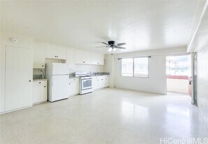 526 N School St in Honolulu, HI - Building Photo