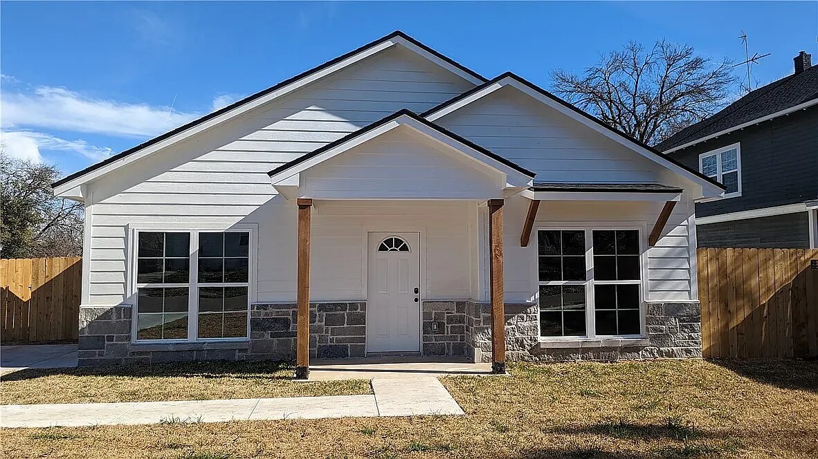 917 N 16th St in Waco, TX - Building Photo