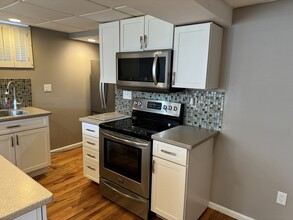 185 Holworthy St, Unit 1 in Cambridge, MA - Building Photo - Building Photo