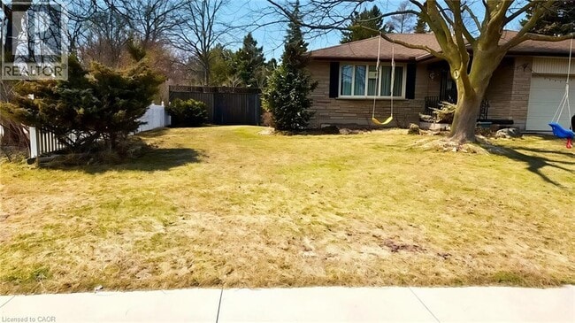 416 Warrington Dr in Waterloo, ON - Building Photo - Building Photo