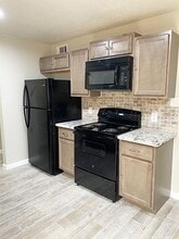 6023 Bedford Dr in Beaumont, TX - Building Photo - Building Photo