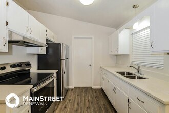 1281 Roslyn Ave NW in Palm Bay, FL - Building Photo - Building Photo
