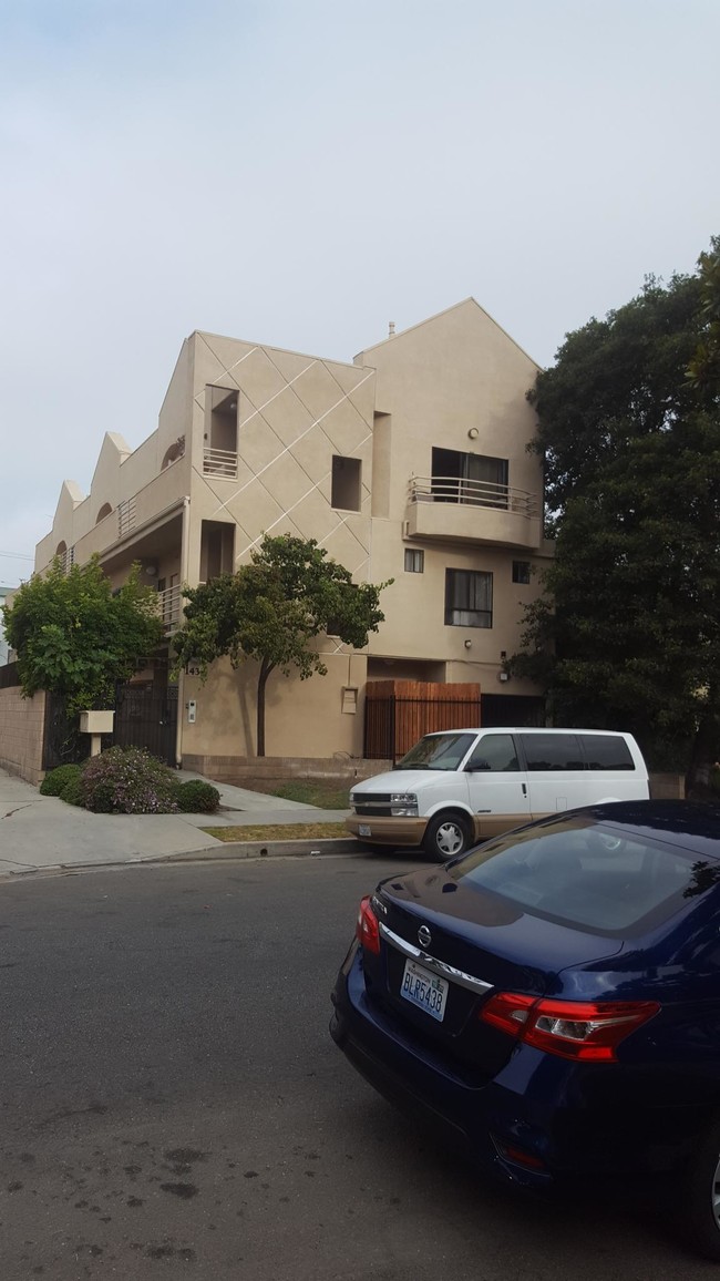 1431 S Bedford St, Unit #4 in Los Angeles, CA - Foto de edificio - Building Photo